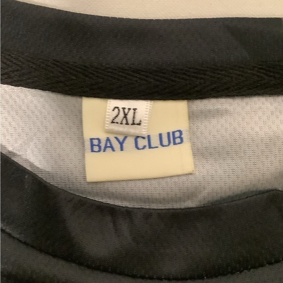 BAY Club “Lebron James Teams Through the Years” 5 Team Dunk Print T-Shirt NWOT - Picture 3 of 3